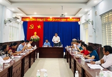 Kiểm tra việc đẩy mạnh học tập và làm theo tư tưởng, đạo đức, phong cách          Hồ Chí Minh đối với Huyện ủy Khánh Vĩnh